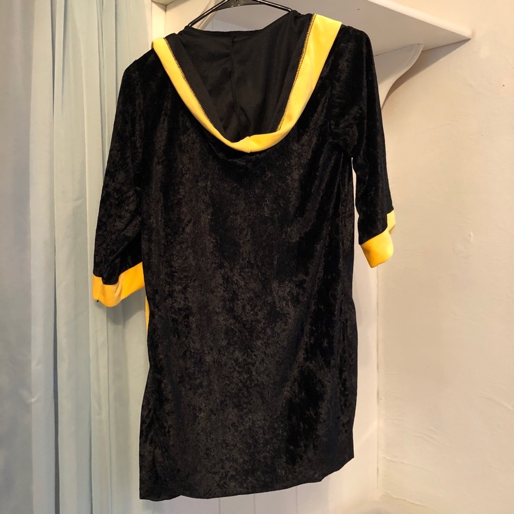 Velvet Robe - Picture 2 of 4